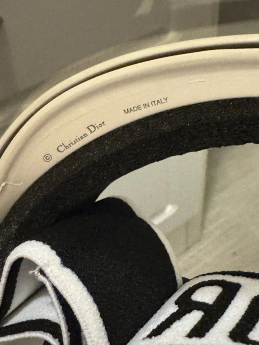 Dior J'ADIOR Mirrored Visor in White and Black - Picture 5 of 6